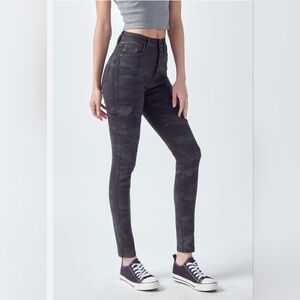 Kancan | NWT Clementine High Rise Coated Super Skinny Dark Camo Size 11/29